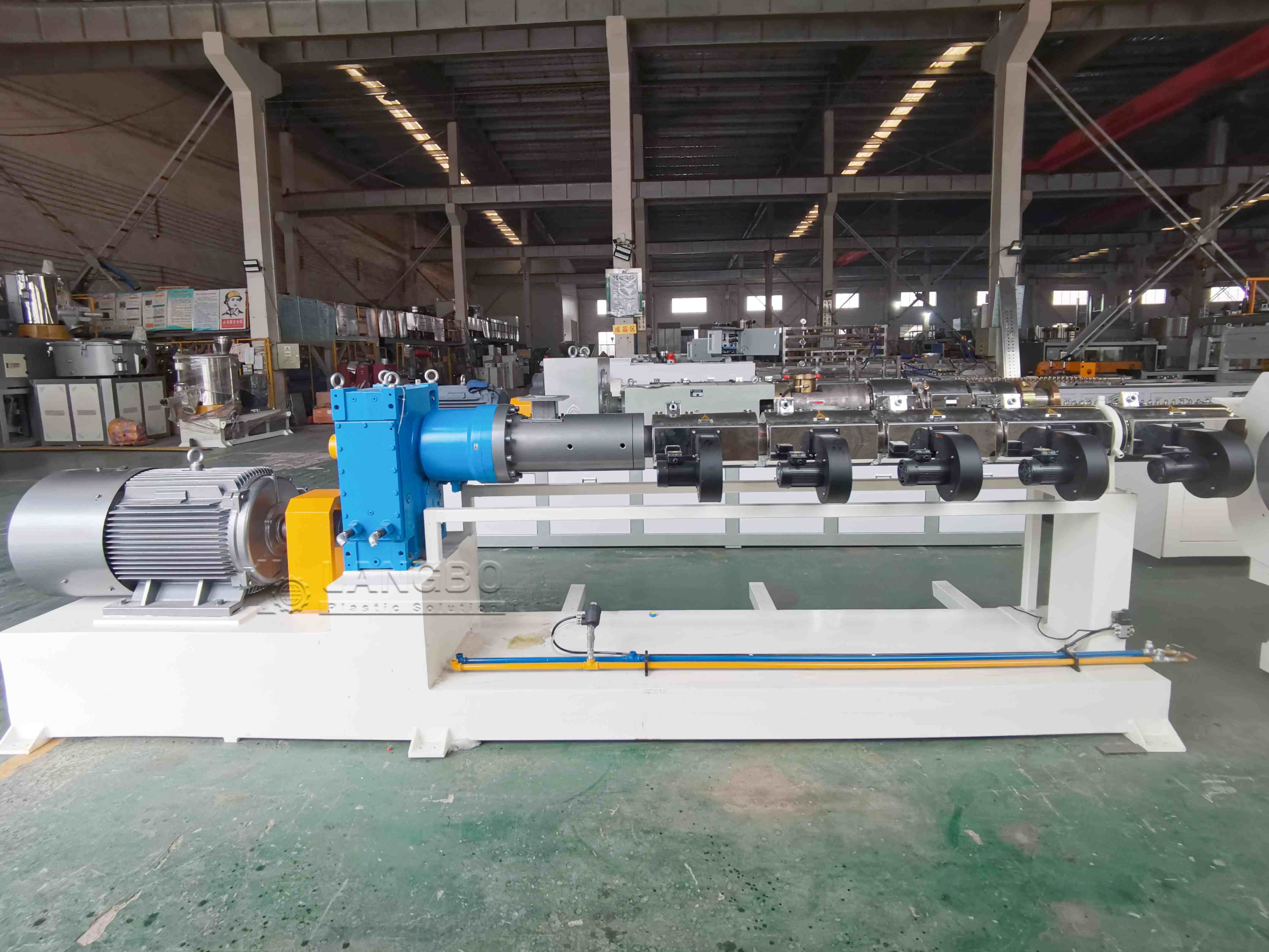 آخرین مورد شرکت خط اکستروژن لوله HDPE برای تولید لوله های تامین آب در یمن