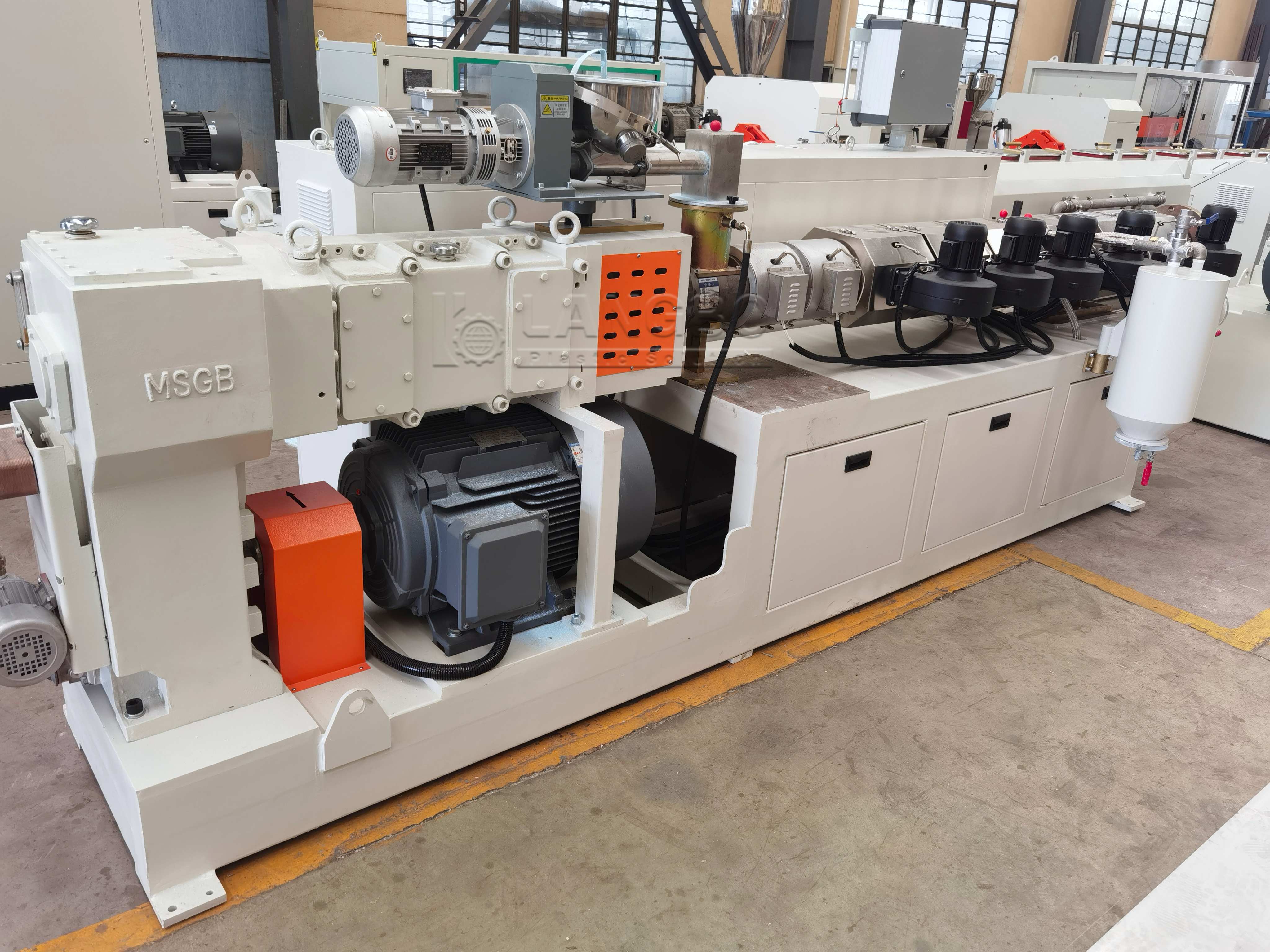 آخرین مورد شرکت PVC Pipe Extrusion Line Project for Infrastructure Pipe Manufacturing in Algeria