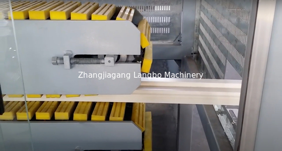 بهبود فرآیند تولید 1180mm PVC پنجره پروفایل تولید ماشین دو مسیر