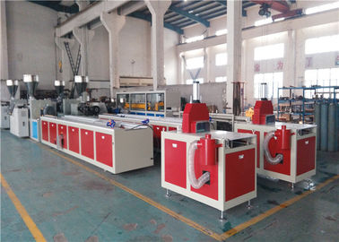 350 کیلوگرم/ساعت ظرفیت ماشین پی وی سی Extruder برای خط تولید پروفایل پلاستیکی با مواد خام افزونه های PVC