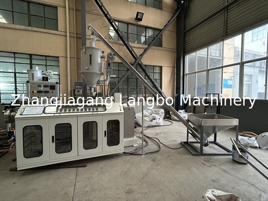 خط اکستروزون قابل اعتماد Wpc موتورهای صرفه جویی در انرژی سیستم کنترل دمای دقیق