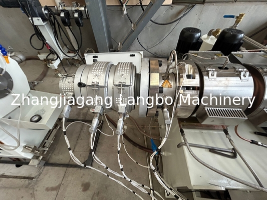 خط تولید لوله PVC حرفه ای 380V 50Hz برای تولید لوله های آب