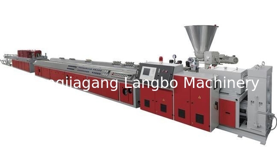 چوب پلاستیک PVC WPC درب فریم خط تولید تراشه برش و 400kg/h ظرفیت خروجی