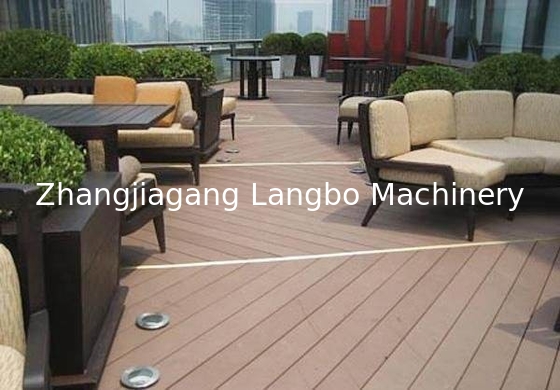 چوب پلاستیک PVC WPC درب فریم خط تولید تراشه برش و 400kg/h ظرفیت خروجی