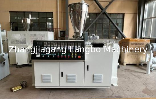 55KW موتور قدرت PVC پروفایل Extruder برای صاف و دقیق پروفایل Extrusion