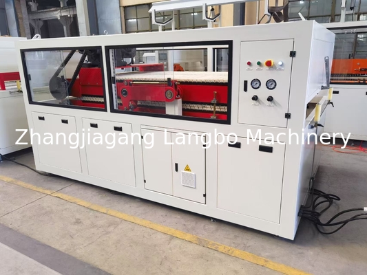 دستگاه ساخت فریم پنجره درب UPVC WPC PVC Profile Extrusion Line AC Motor Extruder پلاستیکی ساخت و ساز پلاستیکی PVC / UPVC Profile دیوار سقف ماشین