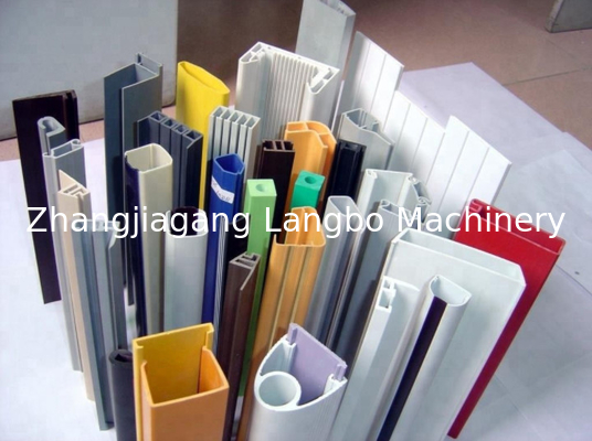 پروفایل پلاستیکی U PVC PP PE لبه گوشه گره / باند چرخش L زاویه کابل سیم الکتریکی Extrusion / تولید خط ماشین