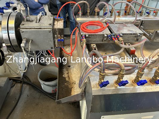 ماشین ساخت لوله های PVC کاملا اتوماتیک برای آب رسانی تخلیه صنایع شیمیایی لوله معدن