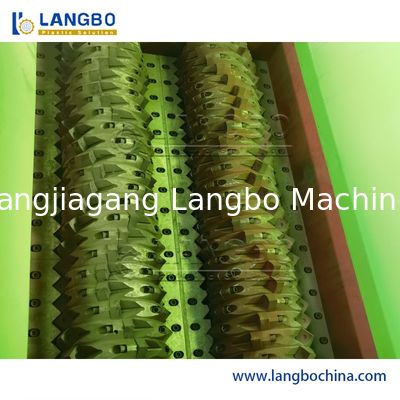 بطری های پالت پلاستیکی خانگی صنعتی ماشین خرد کننده برای بازیافت لاستیک های چوبی