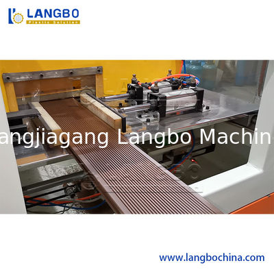 معماری مشخصات WPC اکستروژن خط 240MM اندازه محصول 37KW قدرت موتور