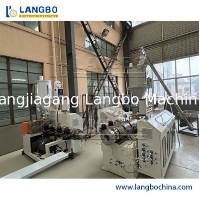 معماری مشخصات WPC اکستروژن خط 240MM اندازه محصول 37KW قدرت موتور