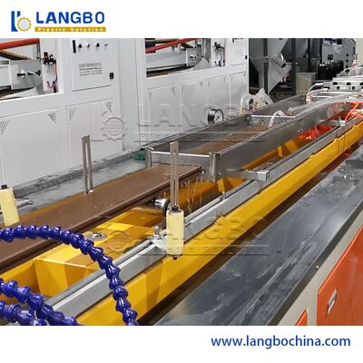 آسان اکسترودر WPC پروفیل اکستروژن خط مصرف کم انرژی