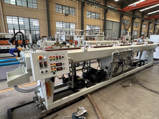 PLC صفحه لمسی PVC لوله خط اکستروژن دو پیچ لوله ساخت ماشین