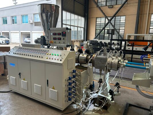 دستگاه اکستروژن پلاستیک تجهیزات پلاستیک دستگاه اکسترودر لوله PVC PP PE دستگاه تولید لوله PVC