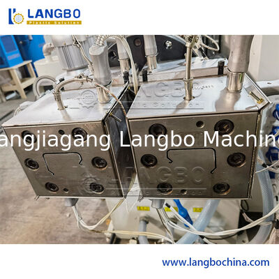 دستگاه تولید ترانک کابل PVC با اندازه پروفیل 1180 میلی‌متر با میز کالیبراسیون 8 متری و اکسترودر دو مارپیچ مخروطی 55/110