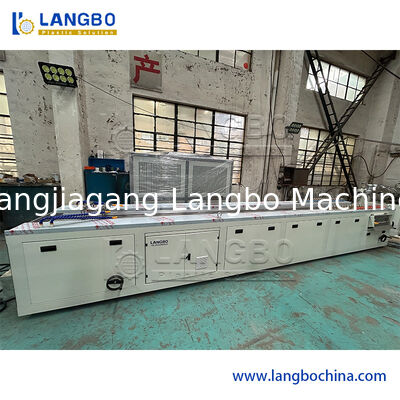 قیمت کارخانه 55/110 Extruder مخروط دو پیچ PVC کابل Trunking خط اکستروژن با 1180mm اندازه پروفایل و 22KW قدرت موتور