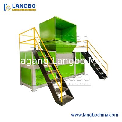 زباله های پلاستیکی زباله های فلزی پلاکت چوب پالت پلاستیکی PP HDPE LDPE تکه های PVC لوله های زباله بازیافت یک شاخه ماشین خرد کننده