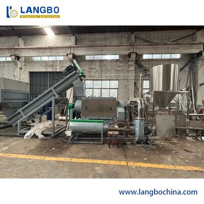 300-5000kg/H ظرفیت خط بازیافت PET با اندازه فلک 14mm و ولتاژ 380V برای بازیافت بطری PET