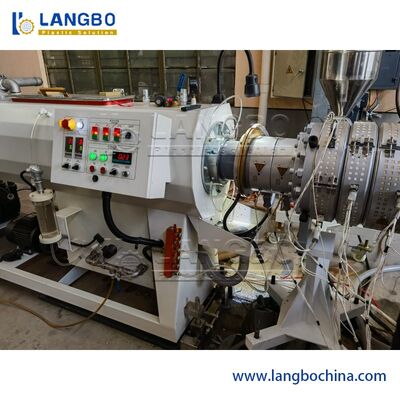 16-32mm چهار حفره PVC UPVC لوله الکتریکی لوله اکستروژر ساخت ماشین اکستروژر خط تولید