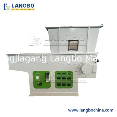 زباله های پلاستیکی زباله های فلزی پلاکت چوب پالت پلاستیکی PP HDPE LDPE تکه های PVC لوله های زباله بازیافت یک شاخه ماشین خرد کننده