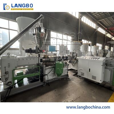 خط سقف WPC. اکستروژن، کالیبراسیون، چیدمان برای تخته های بیرونی.