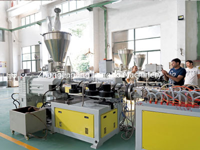 1180MM خط تولیدی تخت گسترده PVC با خروجی بالا